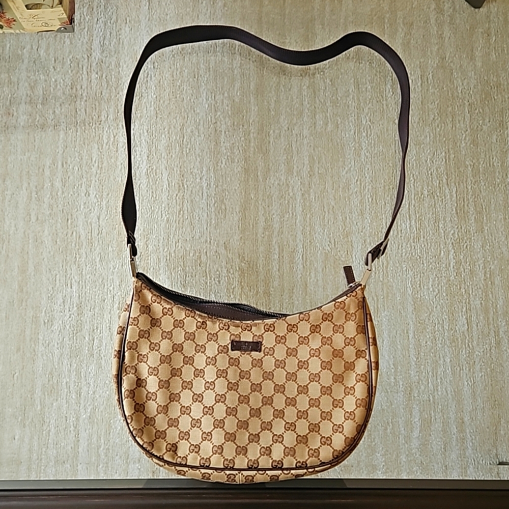 Gucci round messenger Original GG canvas